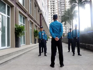bảo vệ trong căn hộ cao cấp